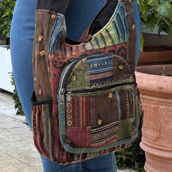 Bee Hobo Bag - Handmade Cotton Patch Shoulder Bag from Nepal - Picture 9 of 13